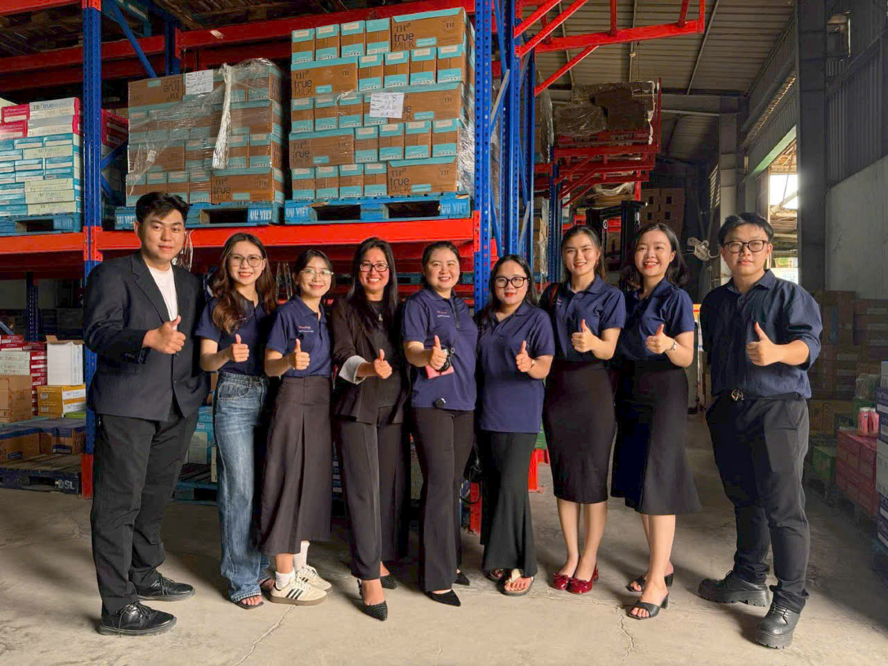 Đội ngũ Vestal Shipping khảo sát kho hàng và dự án